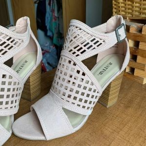 🌸Light Pink Sandals/Heels🌸